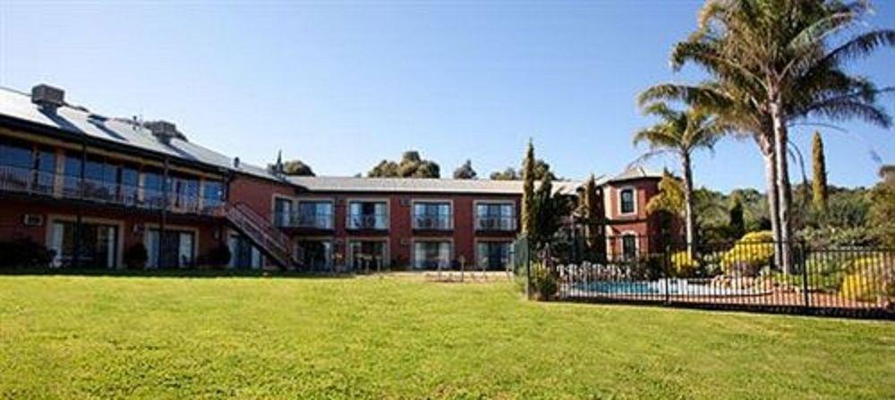 Clare Country Club Otel Dış mekan fotoğraf