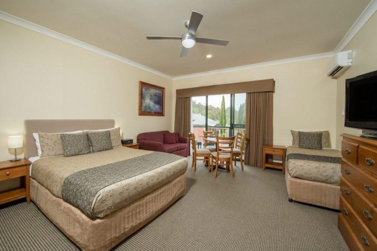 Clare Country Club Otel Dış mekan fotoğraf