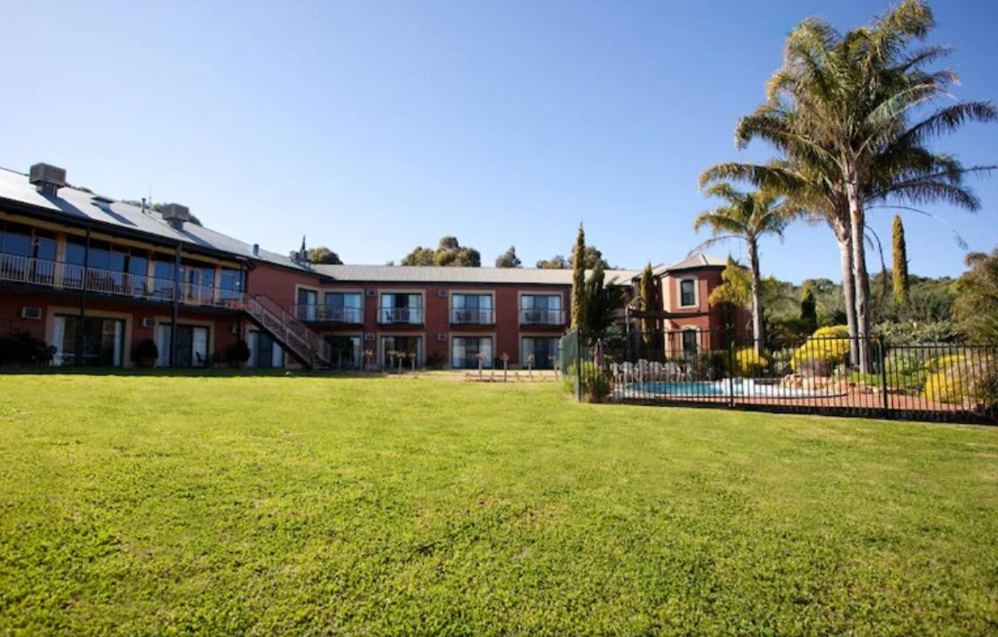 Clare Country Club Otel Dış mekan fotoğraf