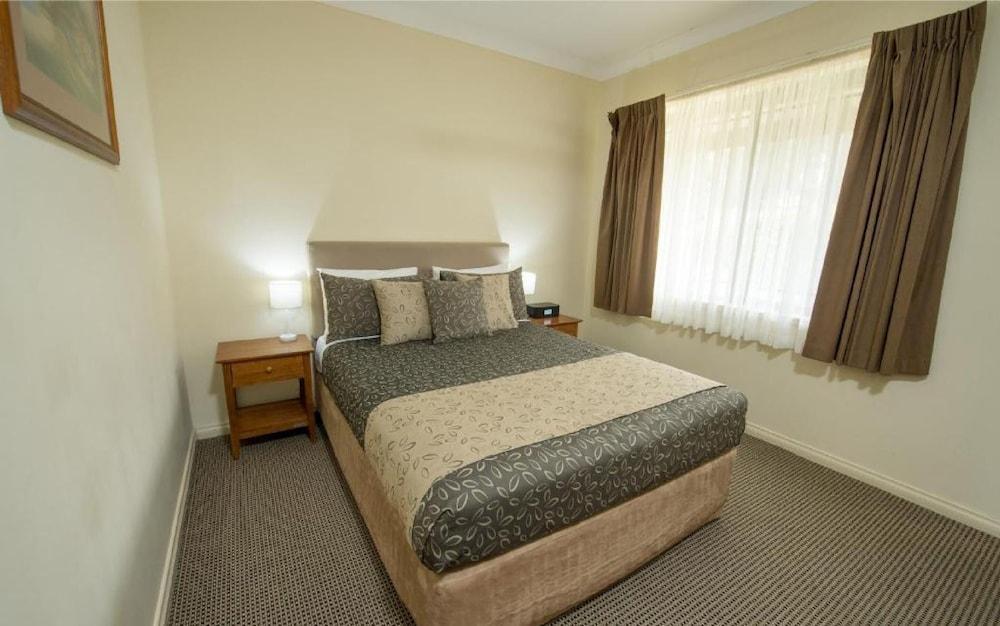Clare Country Club Otel Dış mekan fotoğraf