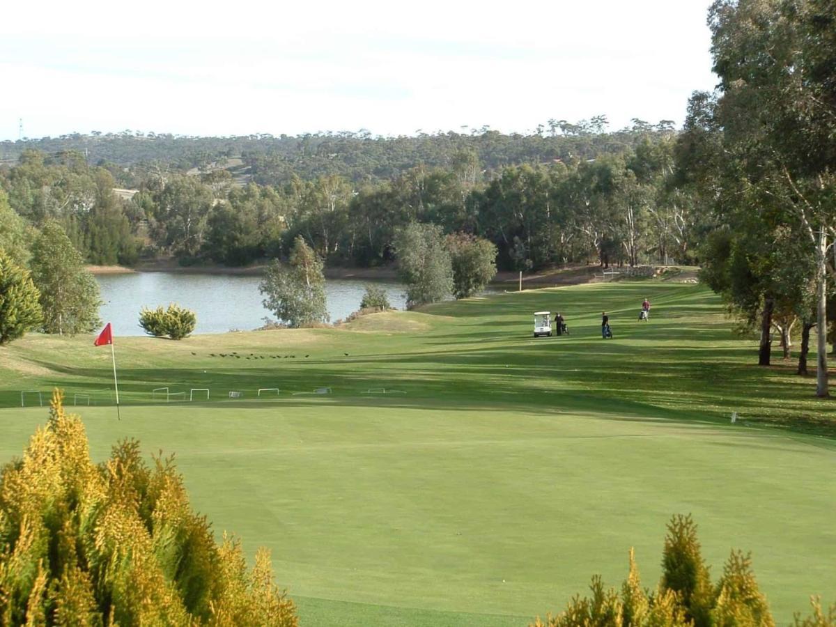 Clare Country Club Otel Dış mekan fotoğraf