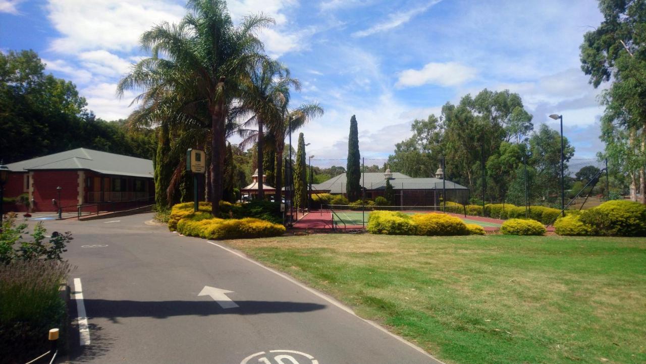 Clare Country Club Otel Dış mekan fotoğraf