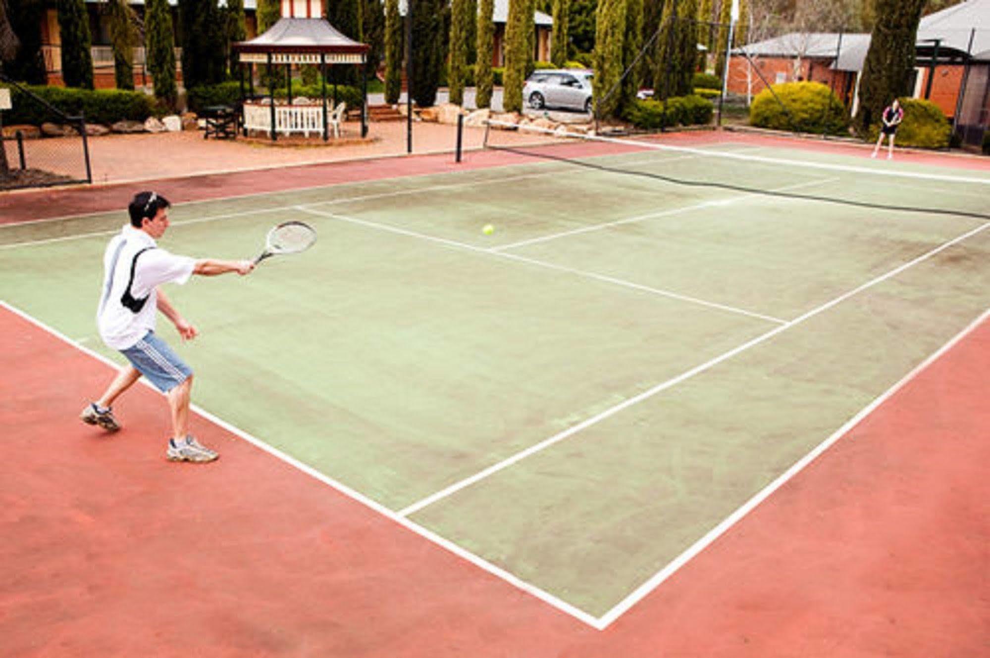 Clare Country Club Otel Dış mekan fotoğraf